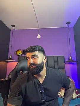 Snapshot of Lyon_vach chatting on 02-14-26, 11:49 Lyon vach online show from 02-14-26, 11:49