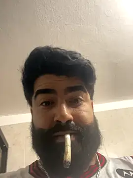 Snapshot of Lyon_vach chatting on 10-29-25, 05:01 Lyon vach online show from 10-29-25, 05:01