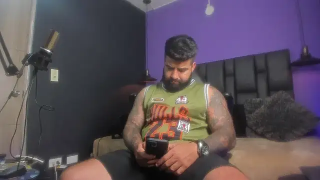 Snapshot of Lyon_vach chatting on 01-15-26, 07:39 Lyon vach online show from 01-15-26, 07:39