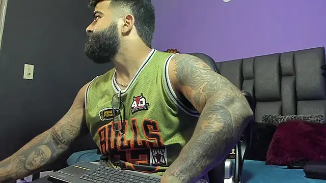 Snapshot of Lyon_vach chatting on 02-11-26, 11:04 Lyon vach online show from 02-11-26, 11:04