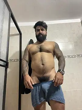 Snapshot of Lyon_vach chatting on 11-25-25, 10:10 Lyon vach online show from 11-25-25, 10:10