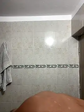 Snapshot of Lyon_vach chatting on 10-24-25, 01:10 Lyon vach online show from 10-24-25, 01:10