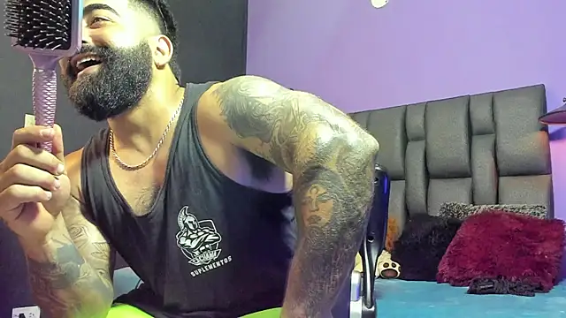 Snapshot of Lyon_vach chatting on 02-10-26, 04:11 Lyon vach online show from 02-10-26, 04:11