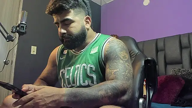 Snapshot of Lyon_vach chatting on 02-17-26, 01:58 Lyon vach online show from 02-17-26, 01:58