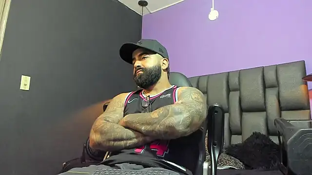 Snapshot of Lyon_vach chatting on 02-25-26, 10:53 Lyon vach online show from 02-25-26, 10:53