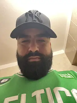 Snapshot of Lyon_vach chatting on 11-20-25, 01:01 Lyon vach online show from 11-20-25, 01:01