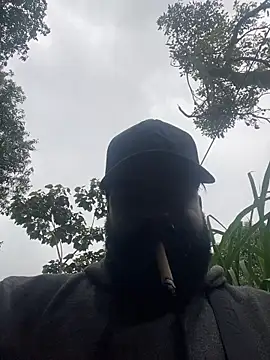 Snapshot of Lyon_vach chatting on 12-05-25, 05:00 Lyon vach online show from 12-05-25, 05:00