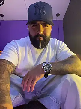 Snapshot of Lyon_vach chatting on 11-09-25, 08:13 Lyon vach online show from 11-09-25, 08:13