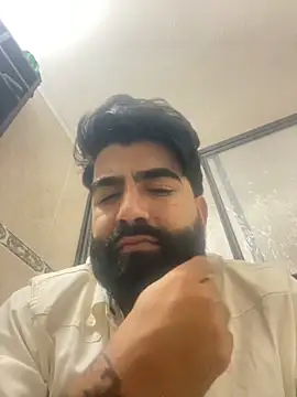 Snapshot of Lyon_vach chatting on 10-31-25, 01:08 Lyon vach online show from 10-31-25, 01:08