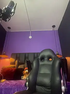 Snapshot of Lyon_vach chatting on 11-28-25, 09:04 Lyon vach online show from 11-28-25, 09:04