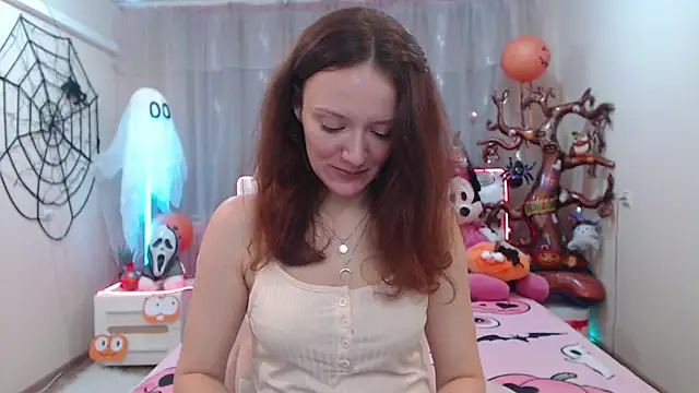 Snapshot of BarbaraStily chatting on 10-21-25, 06:57 BarbaraStily online show from 10-21-25, 06:57