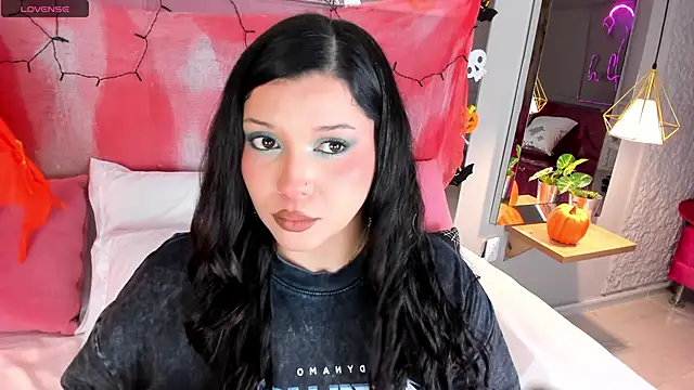 Snapshot of ArticaBelle chatting on 10-30-25, 04:44 ArticaBelle online show from 10-30-25, 04:44