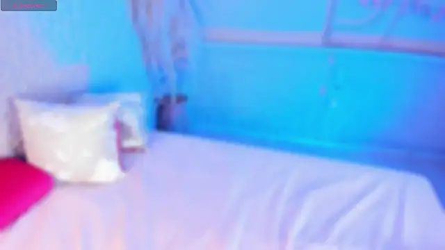 Snapshot of ArticaBelle chatting on 12-21-25, 04:36 ArticaBelle online show from 12-21-25, 04:36