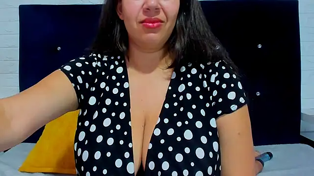 Snapshot of Catherine_tabarezx chatting on 02-16-25, 11:49 Catherine tabarezx online show from 02-16-25, 11:49