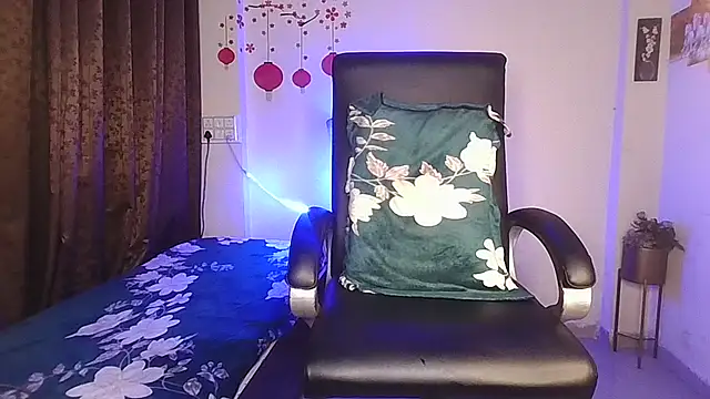 Snapshot of Black-Pearll chatting on 05-17-26, 01:49 Black-Pearll online show from 05-17-26, 01:49