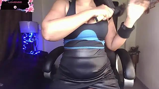 Snapshot of Black-Pearll chatting on 02-13-26, 06:46 Black-Pearll online show from 02-13-26, 06:46