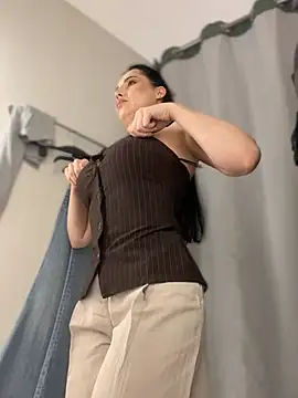 Snapshot of Roxana-Sexy chatting on 02-25-26, 05:40 Roxana-Sexy online show from 02-25-26, 05:40