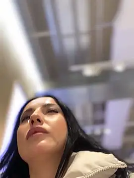 Snapshot of Roxana-Sexy chatting on 02-21-26, 05:20 Roxana-Sexy online show from 02-21-26, 05:20