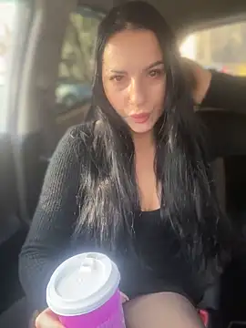 Snapshot of Roxana-Sexy chatting on 11-11-25, 04:29 Roxana-Sexy online show from 11-11-25, 04:29