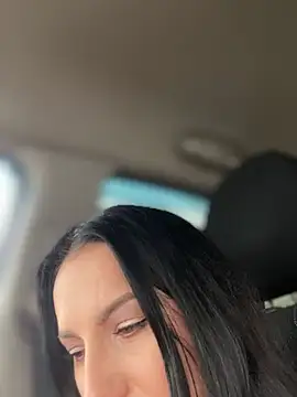 Snapshot of Roxana-Sexy chatting on 02-20-26, 06:19 Roxana-Sexy online show from 02-20-26, 06:19