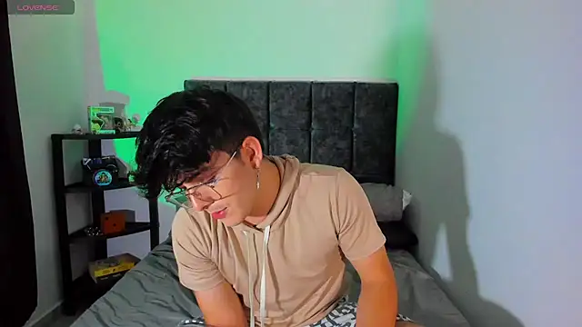 nolan twink1 online show from 10-01-25, 11:52