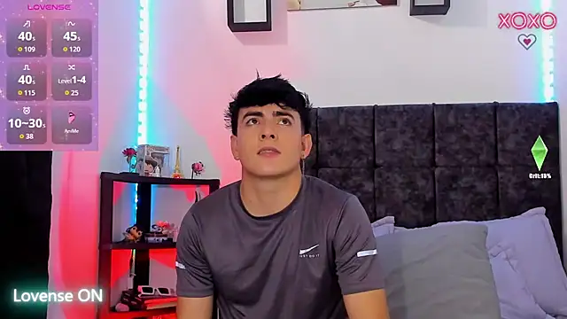 Snapshot of nolan_twink1 chatting on 02-18-26, 05:53 nolan twink1 online show from 02-18-26, 05:53