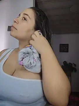 Snapshot of LaurenWelly_ chatting on 07-17-26, 06:27 LaurenWelly online show from 07-17-26, 06:27