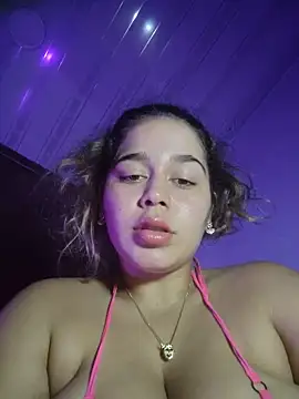Snapshot of LaurenWelly_ chatting on 05-16-26, 10:36 LaurenWelly online show from 05-16-26, 10:36
