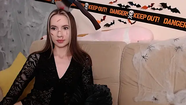 AmbrielHailey online show from 10-31-25, 10:05