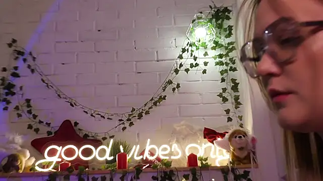 MonicaAsis online show from 03-21-26, 05:39