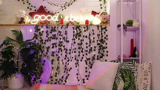 MonicaAsis online show from 03-24-26, 05:57