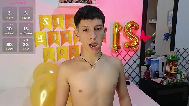 milky  boy  online show from 12-03-25, 04:02