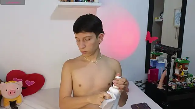 milky  boy  online show from 04-08-26, 11:28