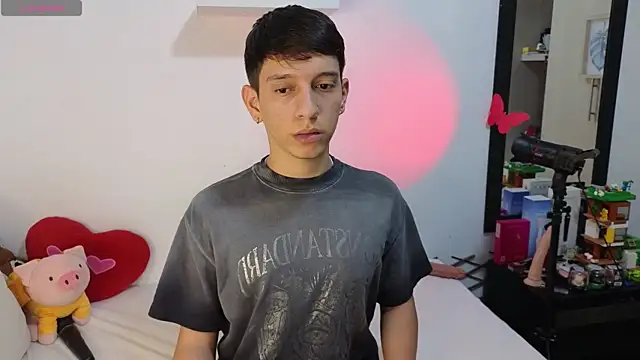 milky  boy  online show from 04-07-26, 11:39