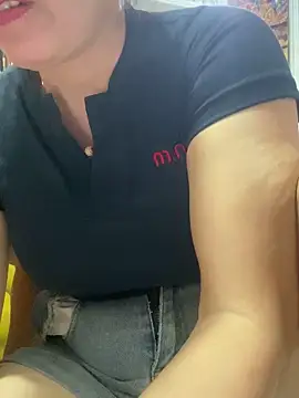 Snapshot of Cesywet chatting on 09-21-25, 05:45 Cesywet online show from 09-21-25, 05:45