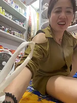 Snapshot of Cesywet chatting on 03-04-25, 07:19 Cesywet online show from 03-04-25, 07:19