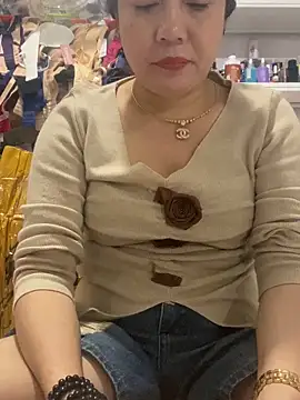 Snapshot of Cesywet chatting on 03-21-25, 02:18 Cesywet online show from 03-21-25, 02:18