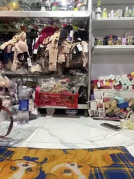 Snapshot of Cesywet chatting on 09-19-25, 05:11 Cesywet online show from 09-19-25, 05:11