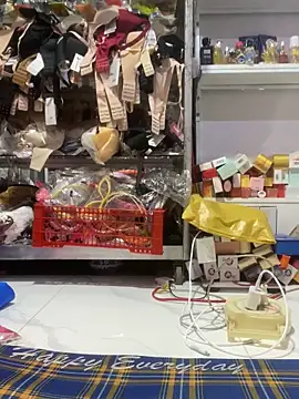 Snapshot of Cesywet chatting on 09-24-25, 05:14 Cesywet online show from 09-24-25, 05:14