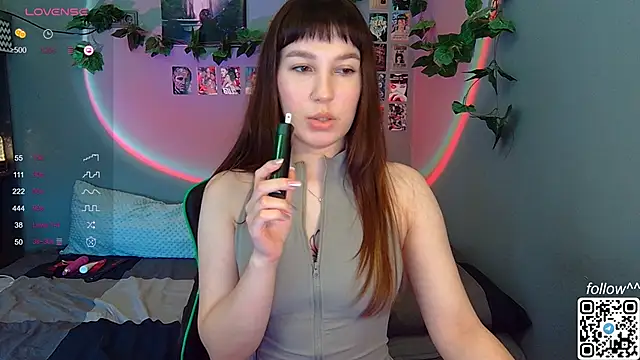 Snapshot of Cutie_Vicky chatting on 01-10-25, 04:22 Cutie Vicky online show from 01-10-25, 04:22