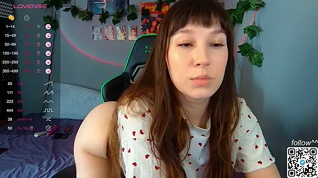 Snapshot of Cutie_Vicky chatting on 01-24-25, 05:31 Cutie Vicky online show from 01-24-25, 05:31