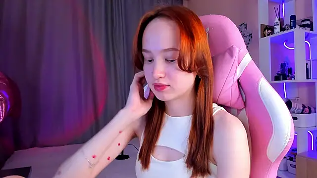 Snapshot of Hakory chatting on 12-29-24, 06:05 Hakory online show from 12-29-24, 06:05