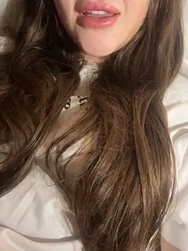 Elinatiranda online show from 03-16-26, 04:09