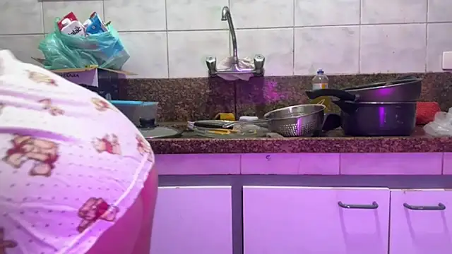 Elinatiranda online show from 04-14-26, 10:04