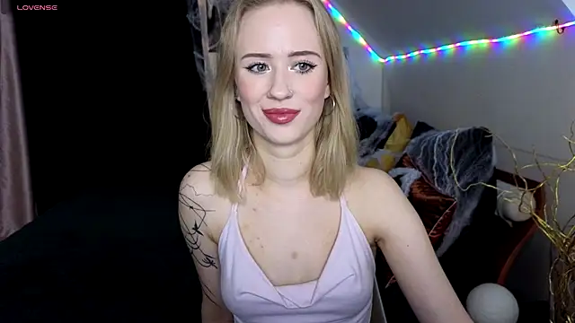 SashaBrooks online show from 11-05-25, 02:09