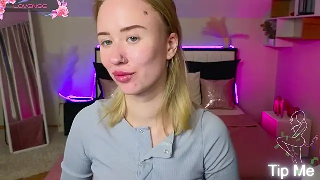 SashaBrooks online show from 11-26-25, 02:06