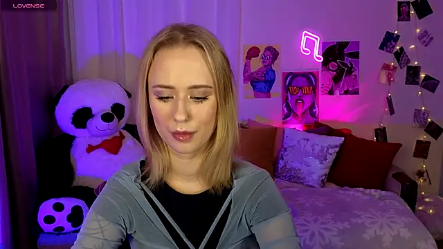 SashaBrooks online show from 11-15-25, 02:10