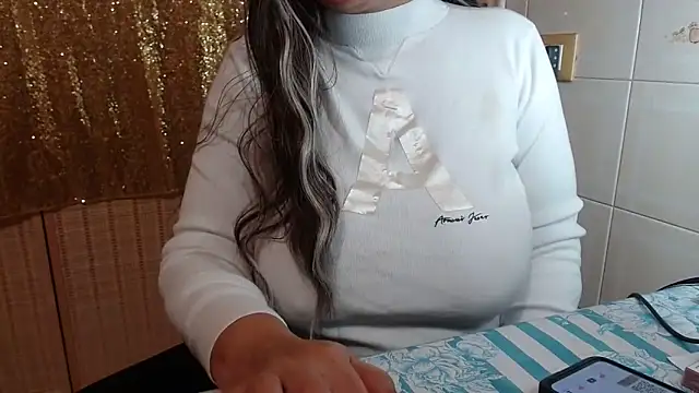 Snapshot of Foxlady2271 chatting on 01-10-25, 07:32 Foxlady2271 online show from 01-10-25, 07:32