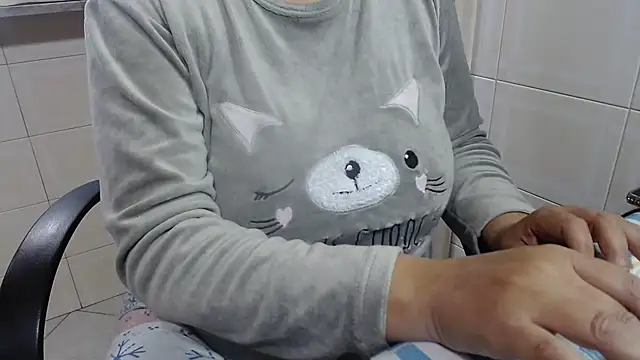 Foxlady2271 online show from 11-09-25, 09:24