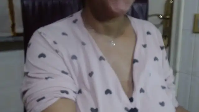 Snapshot of Foxlady2271 chatting on 09-24-25, 03:46 Foxlady2271 online show from 09-24-25, 03:46